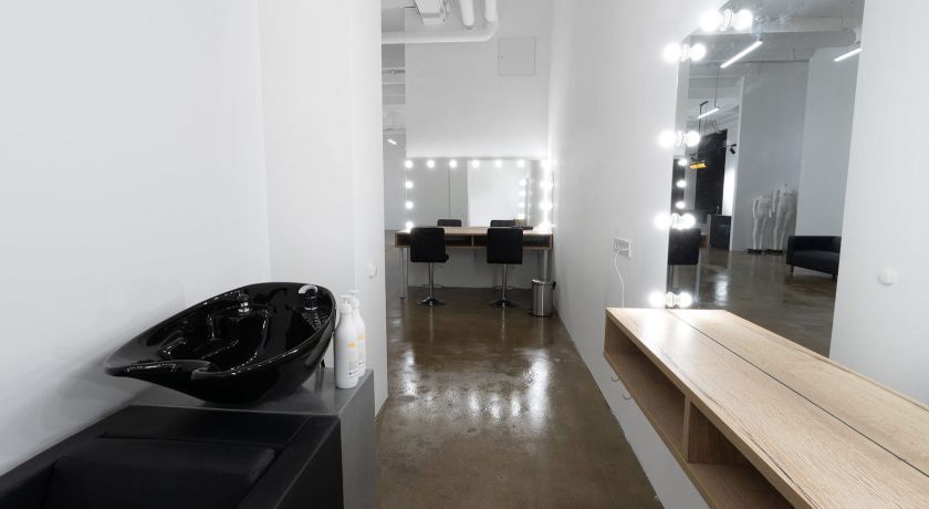 Аренда фотостудии Option Studio Зал Гримерка в Москве | Фото 