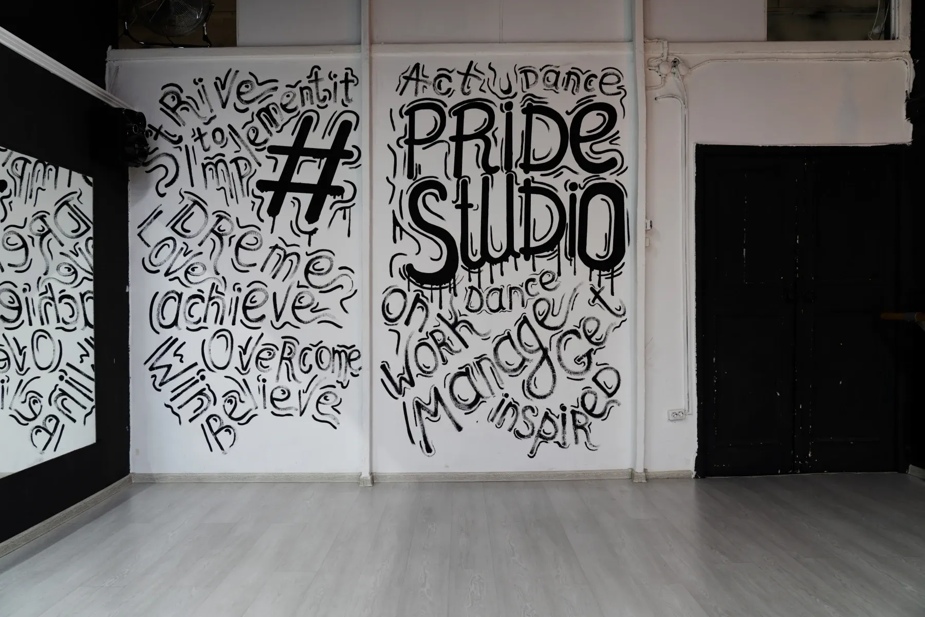 Аренда фотостудии PRIDE STUDIO Зал BLACK  в Москве | Фото 