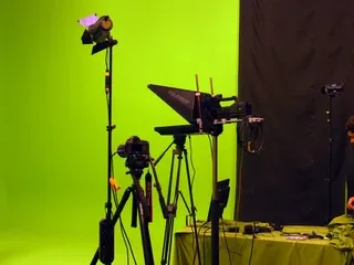 Аренда фотостудии Movie Hall - съемочный павильон-трансформер. Зал Зеленый хромакей/белая и черная циклорама в Санкт-Петербурге | Фото 
