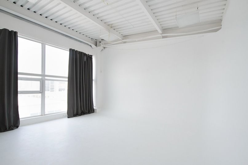 Аренда фотостудии Frame Studio Врач Cyclorama в Новосибирске | Фото 