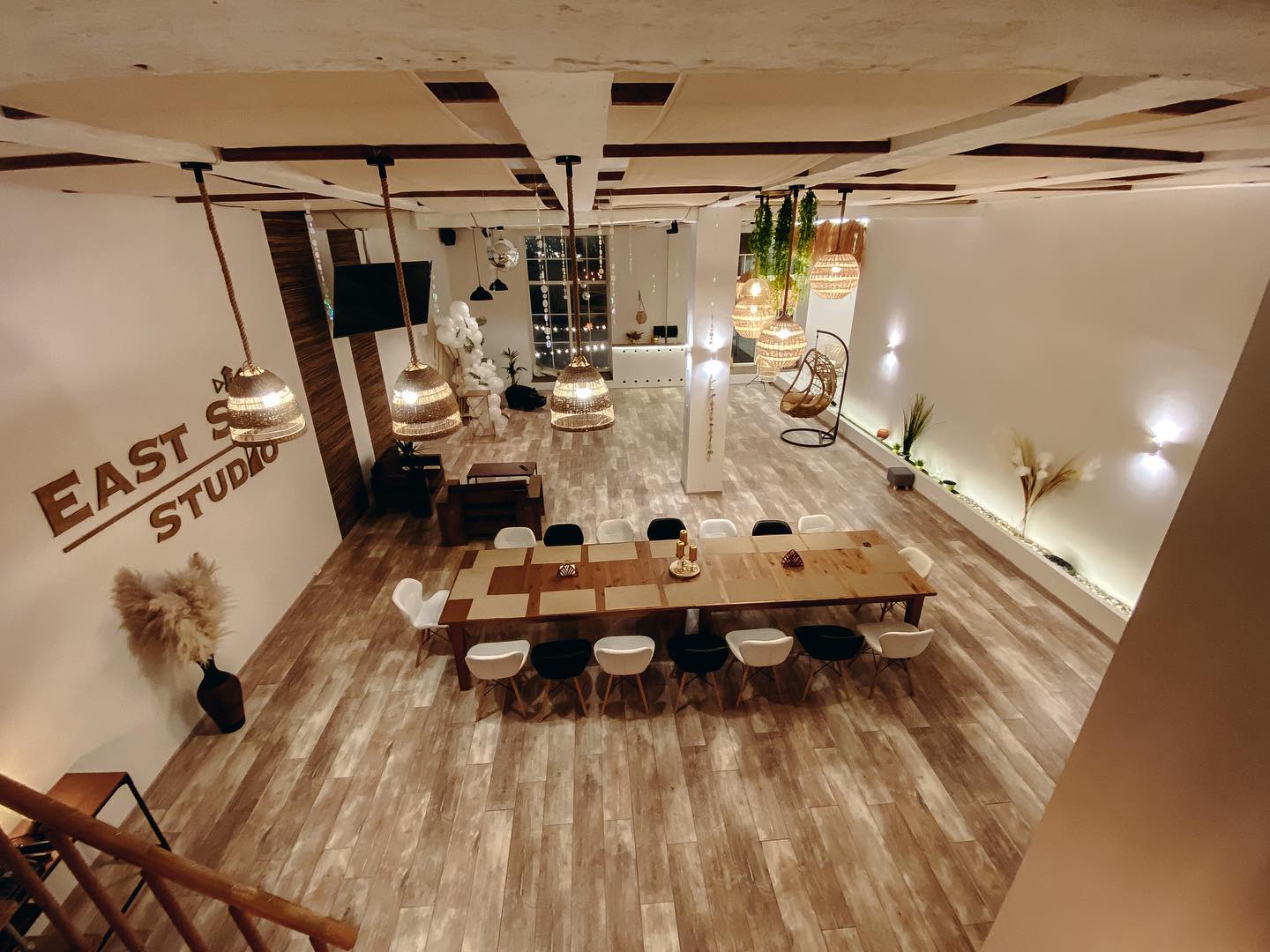 Аренда фотостудии  East Side Studio Зал Основной в Санкт-Петербурге | Фото 