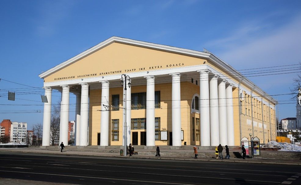 teatr_2b1bdbe6f3.jpg